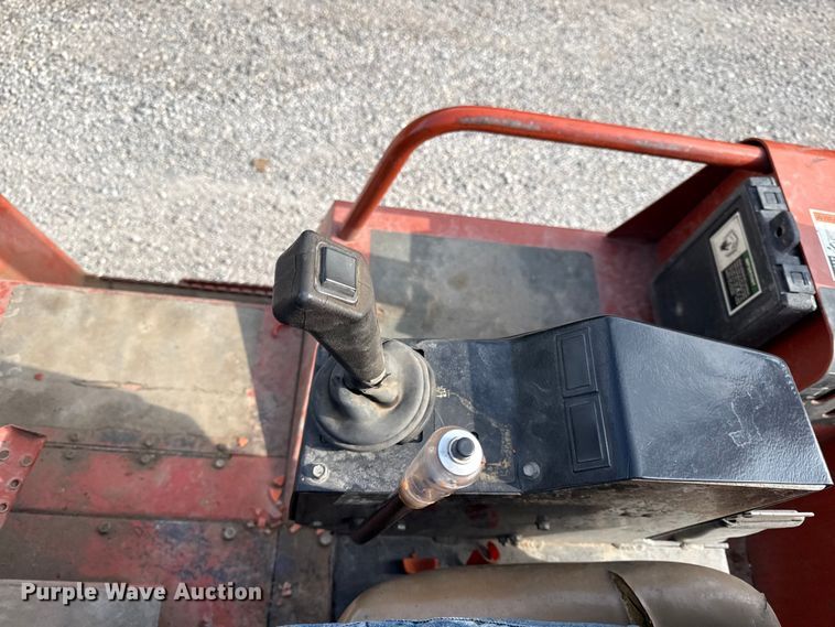 image for item DZ4433 1992 Ditch Witch 7520 vibratory cable plow