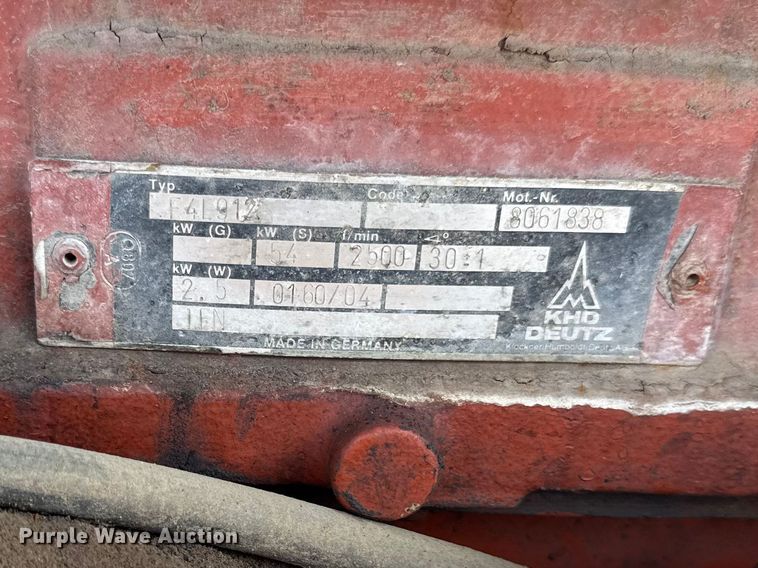 image for item DZ4433 1992 Ditch Witch 7520 vibratory cable plow
