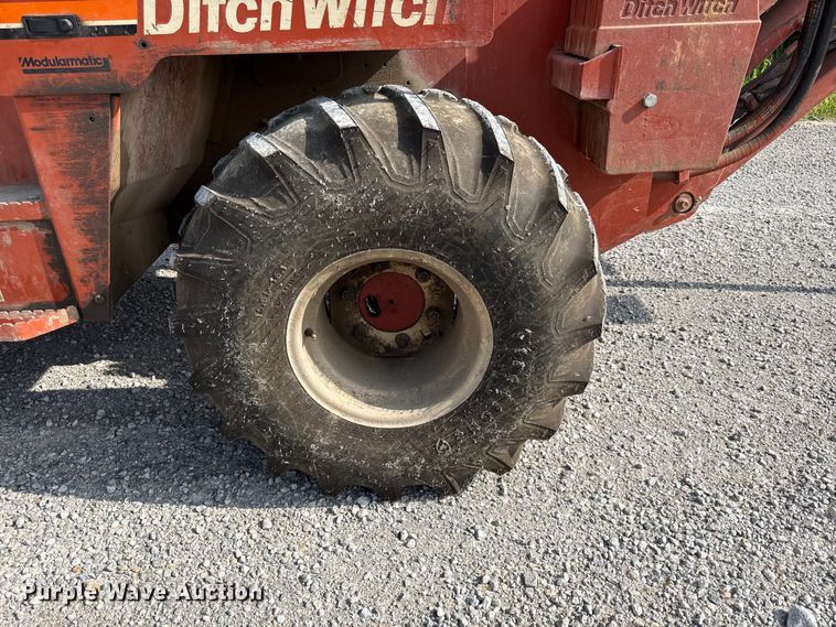 image for item DZ4433 1992 Ditch Witch 7520 vibratory cable plow
