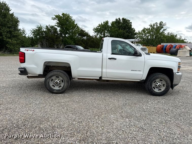 image for item DZ4434 2015 Chevrolet Silverado 2500 pickup truck