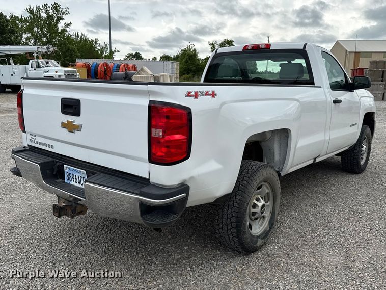 image for item DZ4434 2015 Chevrolet Silverado 2500 pickup truck