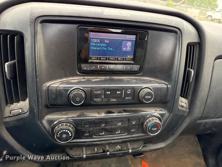 image for item DZ4434 2015 Chevrolet Silverado 2500 pickup truck