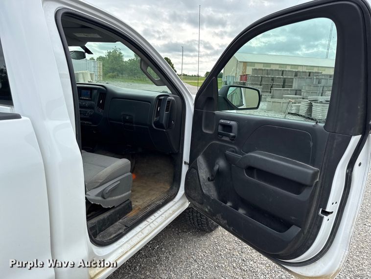 image for item DZ4434 2015 Chevrolet Silverado 2500 pickup truck