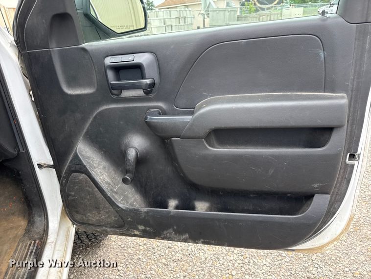 image for item DZ4434 2015 Chevrolet Silverado 2500 pickup truck