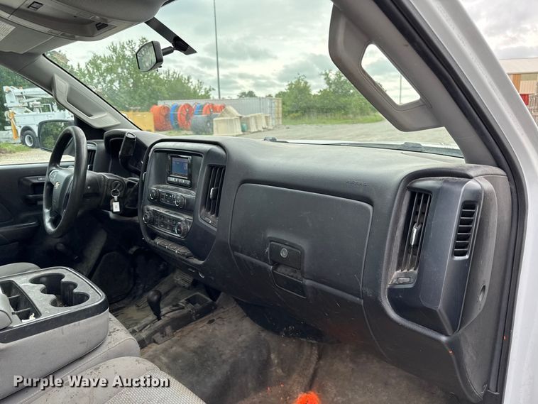 image for item DZ4434 2015 Chevrolet Silverado 2500 pickup truck