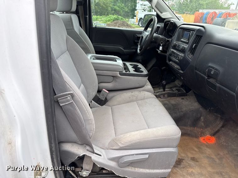 image for item DZ4434 2015 Chevrolet Silverado 2500 pickup truck
