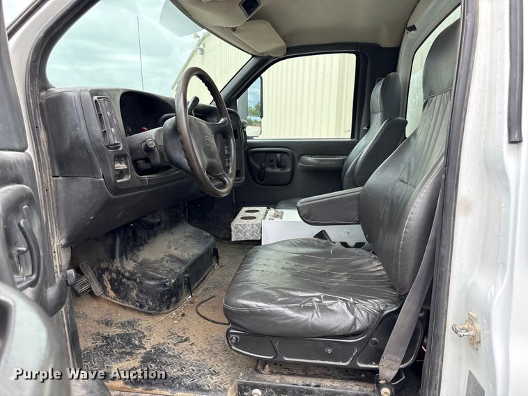 image for item DZ4435 2009 Chevrolet C4500 utility / service truck