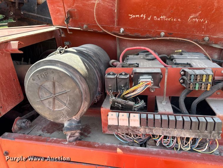 image for item DZ4454 2000 Ditch Witch JT2720 All Terrain  directional boring unit