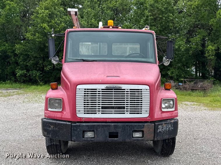 image for item DZ4459 2000 Freightliner FL80 utility / service truck
