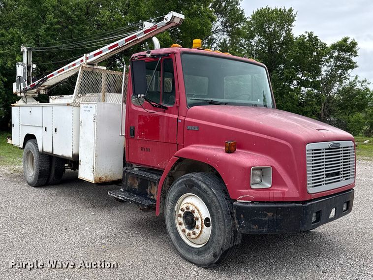 image for item DZ4459 2000 Freightliner FL80 utility / service truck