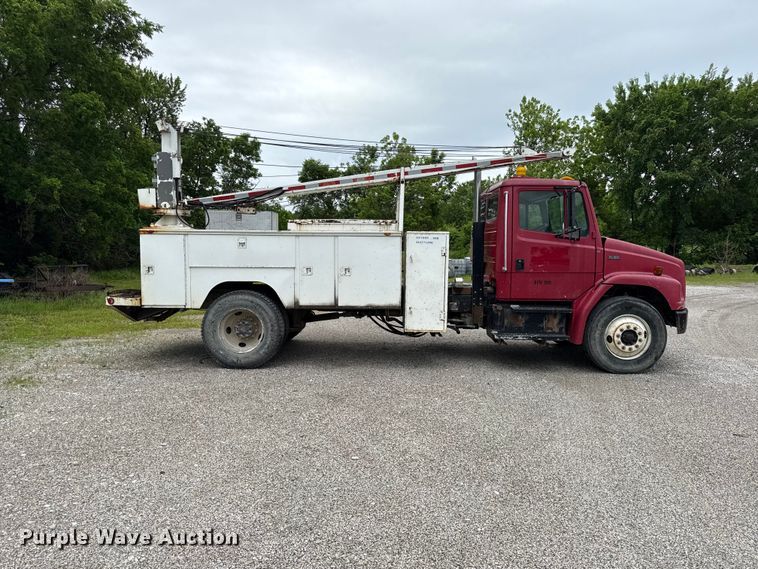 image for item DZ4459 2000 Freightliner FL80 utility / service truck