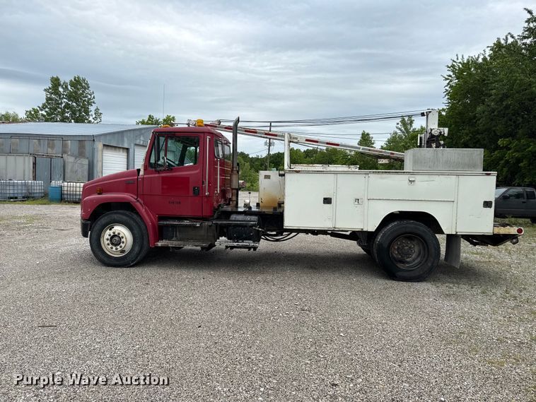 image for item DZ4459 2000 Freightliner FL80 utility / service truck