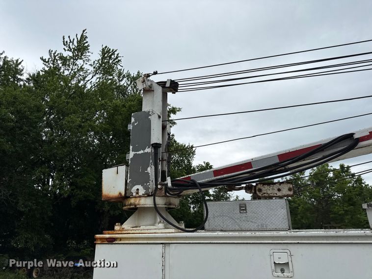 image for item DZ4459 2000 Freightliner FL80 utility / service truck