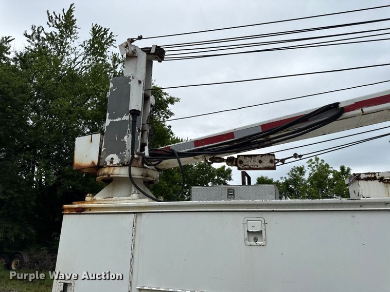 image for item DZ4459 2000 Freightliner FL80 utility / service truck