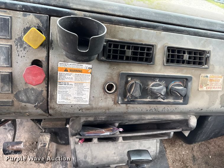 image for item DZ4459 2000 Freightliner FL80 utility / service truck