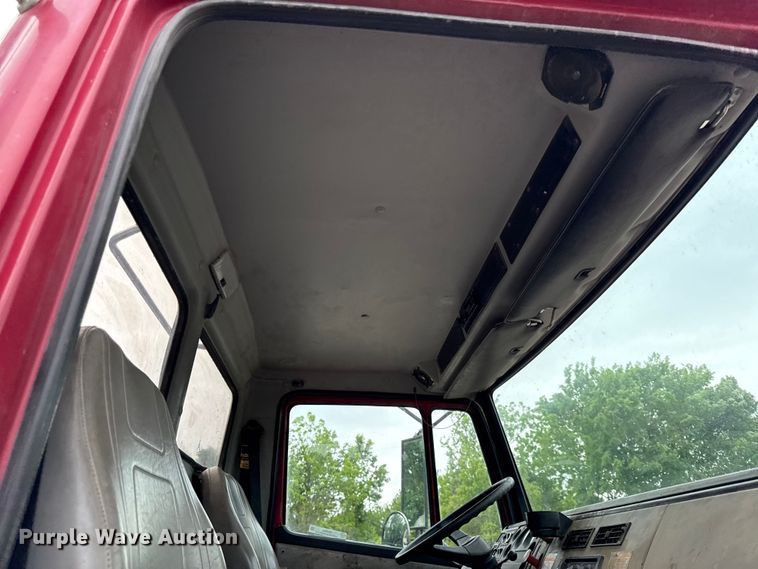 image for item DZ4459 2000 Freightliner FL80 utility / service truck