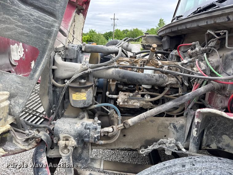 image for item DZ4459 2000 Freightliner FL80 utility / service truck