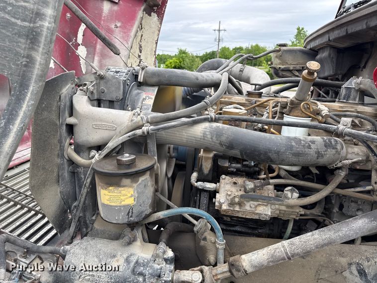 image for item DZ4459 2000 Freightliner FL80 utility / service truck