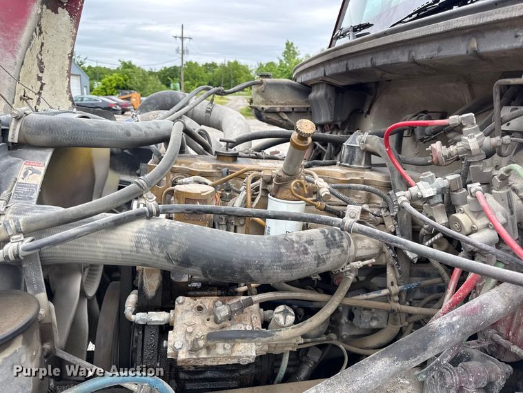 image for item DZ4459 2000 Freightliner FL80 utility / service truck