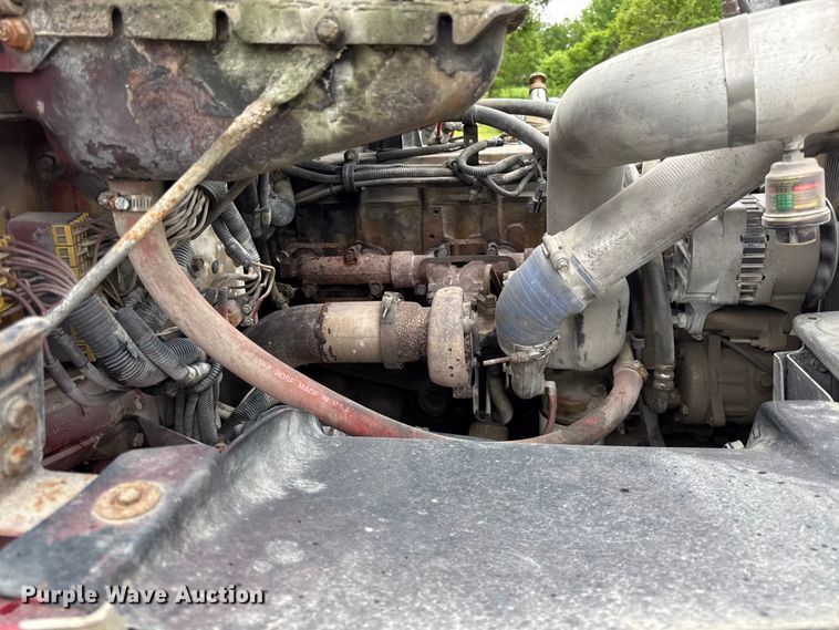 image for item DZ4459 2000 Freightliner FL80 utility / service truck