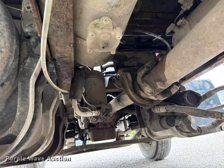 image for item DZ4459 2000 Freightliner FL80 utility / service truck
