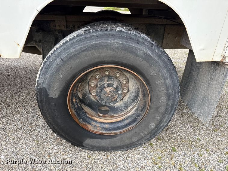 image for item DZ4459 2000 Freightliner FL80 utility / service truck