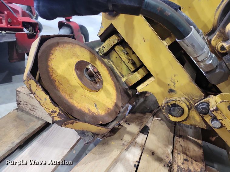 image for item DZ7115 Vermeer AU 25 vibratory plow