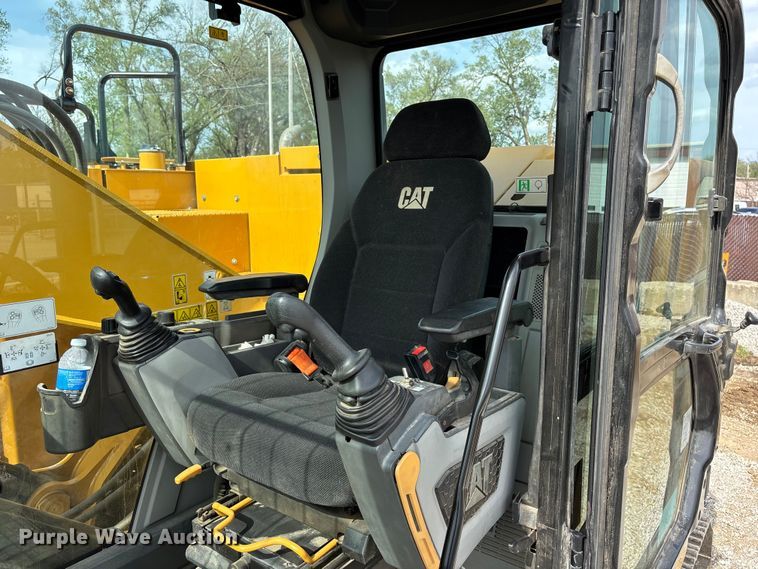 image for item EA4803 2021 Caterpillar 325 excavator