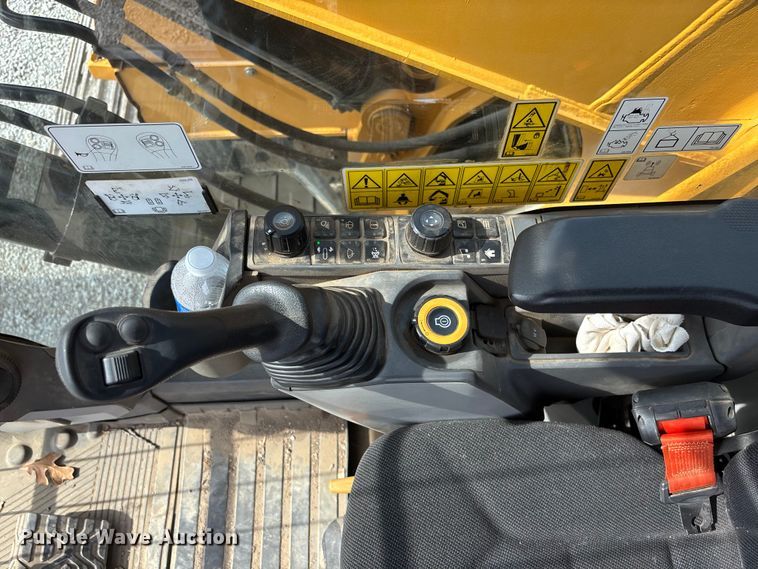 image for item EA4803 2021 Caterpillar 325 excavator