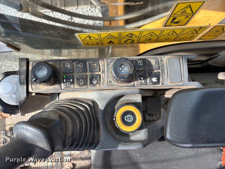 image for item EA4803 2021 Caterpillar 325 excavator