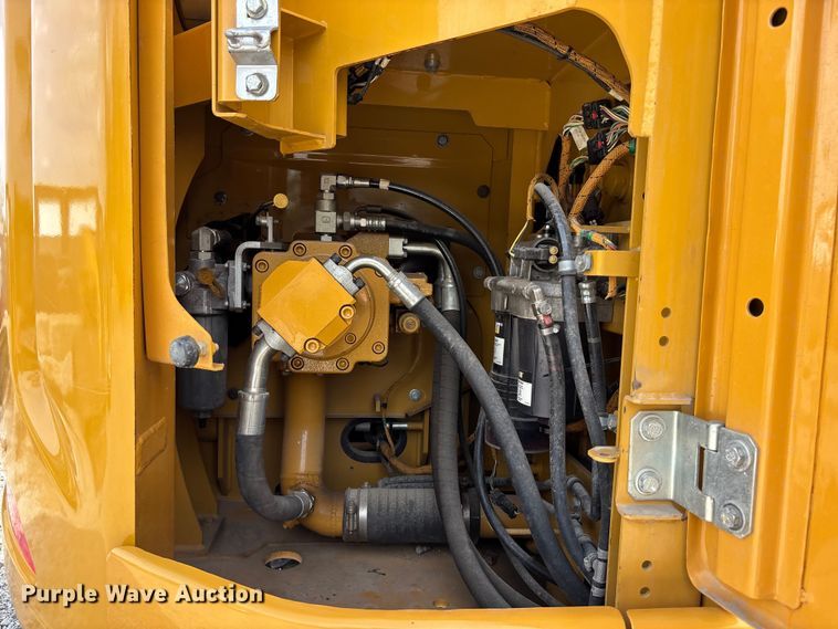 image for item EA4803 2021 Caterpillar 325 excavator