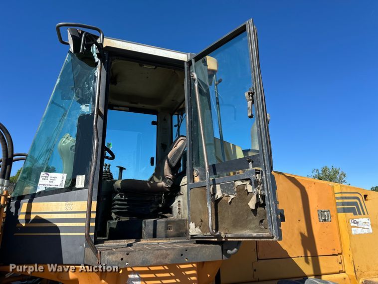 image for item EA4857 2000 Case 721C wheel loader
