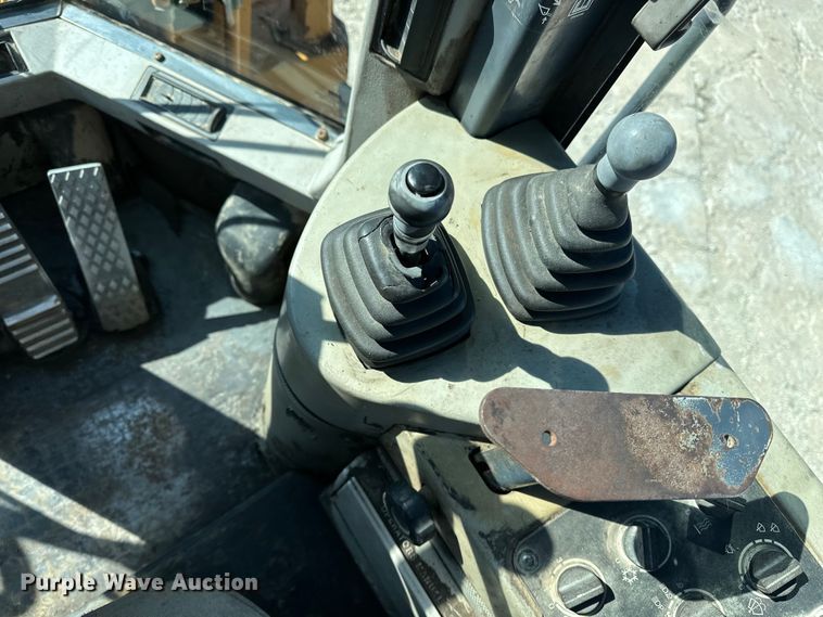 image for item EA4857 2000 Case 721C wheel loader