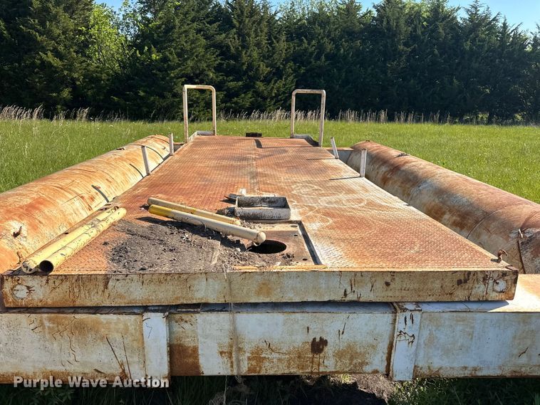 image for item EA4863 Barge