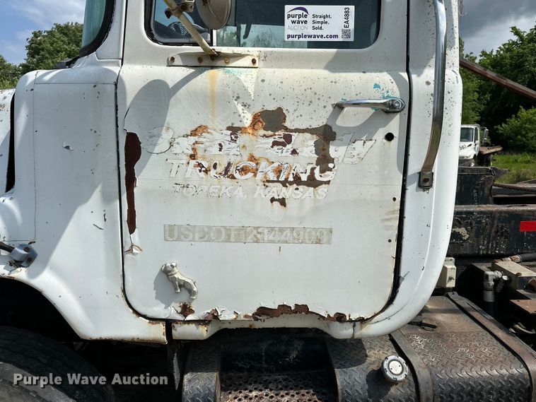image for item EA4883 1987 Mack DM685S roll-off container truck