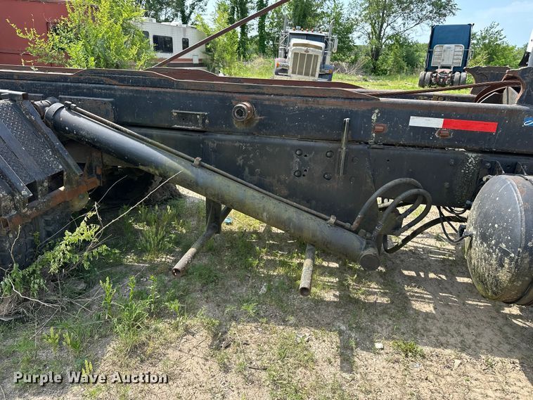 image for item EA4883 1987 Mack DM685S roll-off container truck