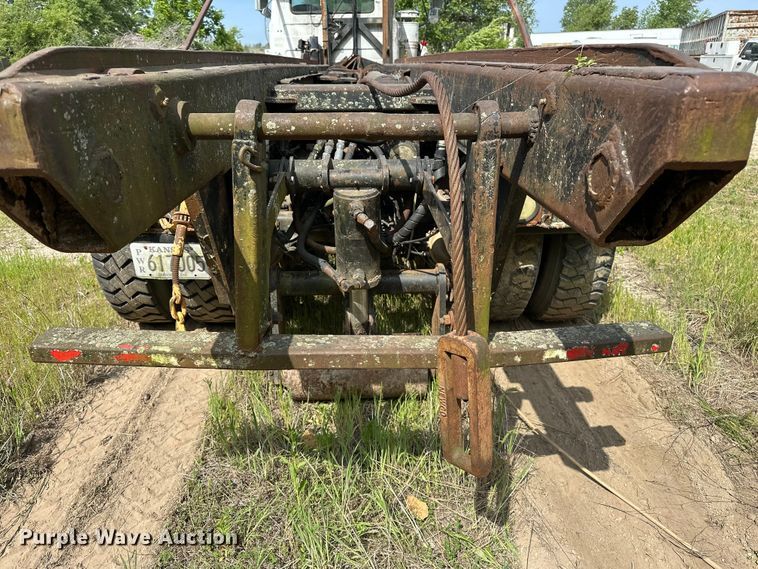 image for item EA4883 1987 Mack DM685S roll-off container truck