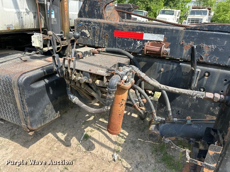 image for item EA4883 1987 Mack DM685S roll-off container truck