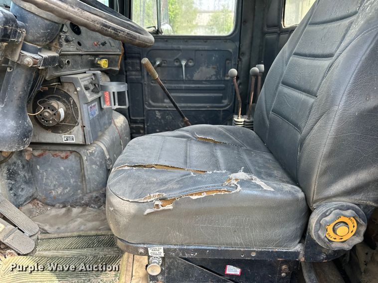 image for item EA4883 1987 Mack DM685S roll-off container truck