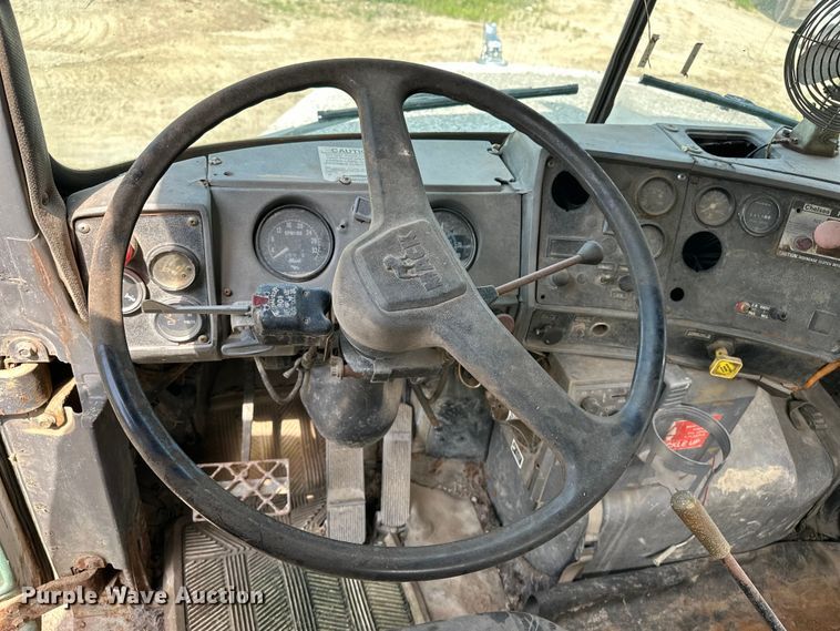 image for item EA4883 1987 Mack DM685S roll-off container truck