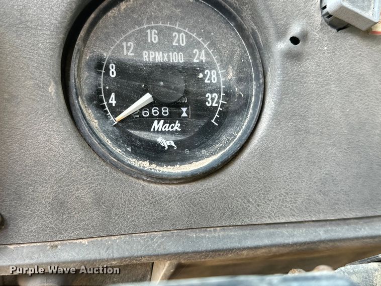 image for item EA4883 1987 Mack DM685S roll-off container truck