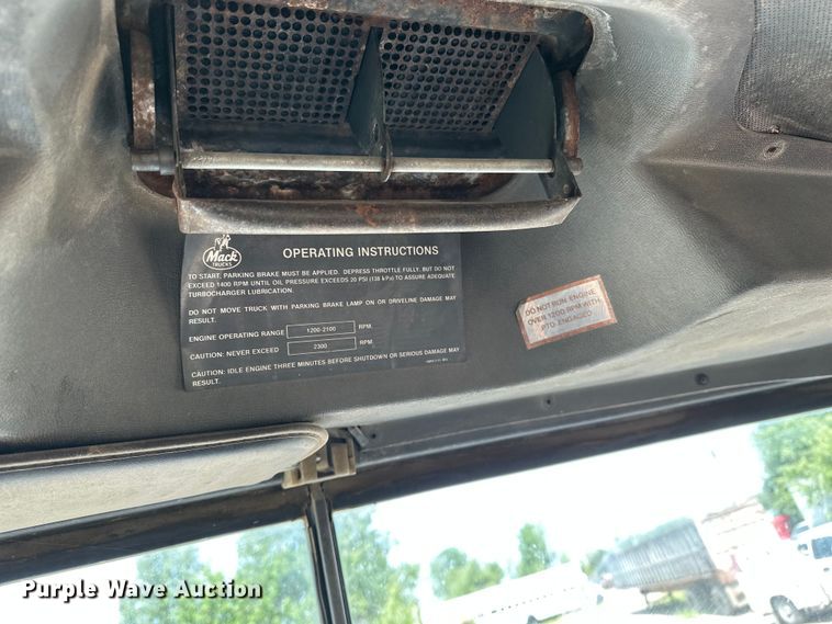 image for item EA4883 1987 Mack DM685S roll-off container truck