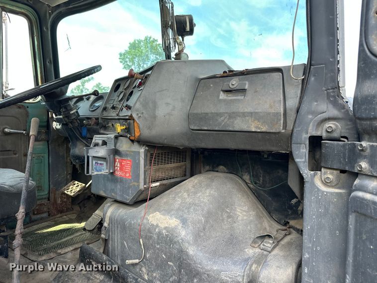 image for item EA4883 1987 Mack DM685S roll-off container truck