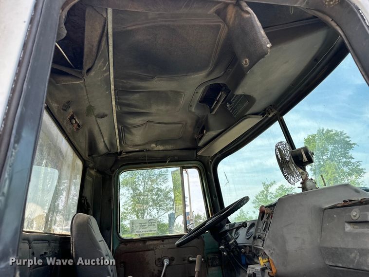 image for item EA4883 1987 Mack DM685S roll-off container truck