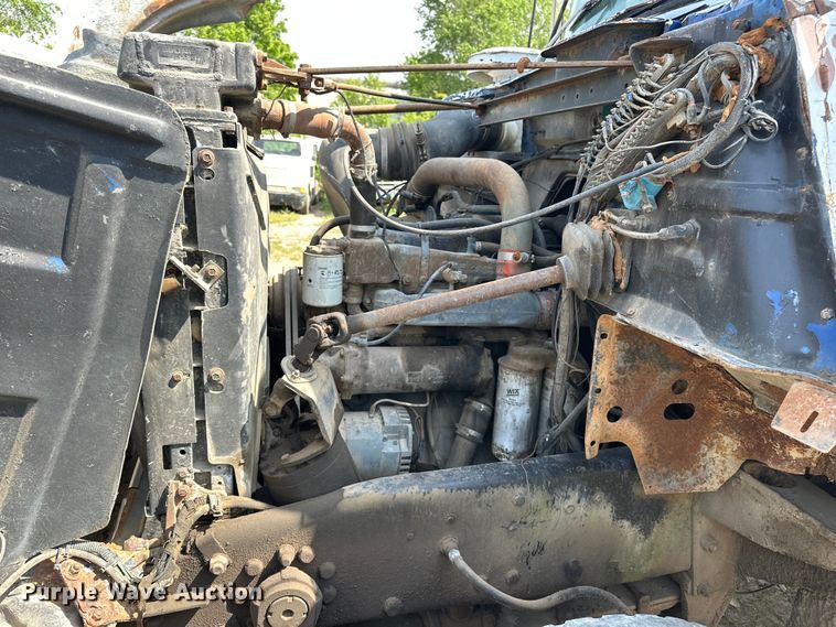 image for item EA4883 1987 Mack DM685S roll-off container truck