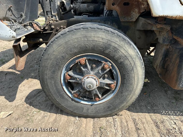 image for item EA4883 1987 Mack DM685S roll-off container truck