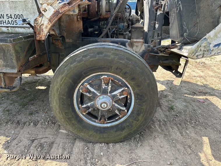 image for item EA4883 1987 Mack DM685S roll-off container truck