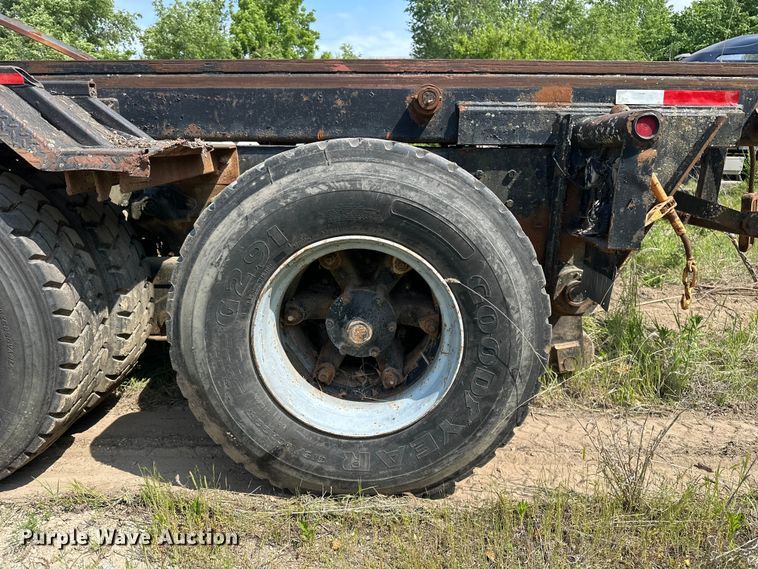image for item EA4883 1987 Mack DM685S roll-off container truck