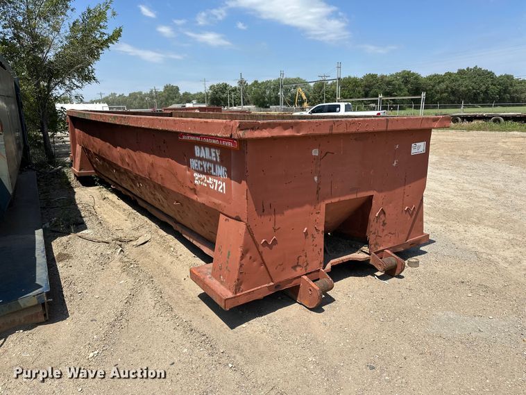 image for item EA4884 Roll-off dumpster