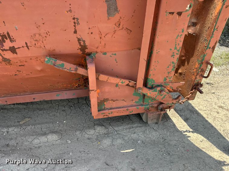image for item EA4884 Roll-off dumpster